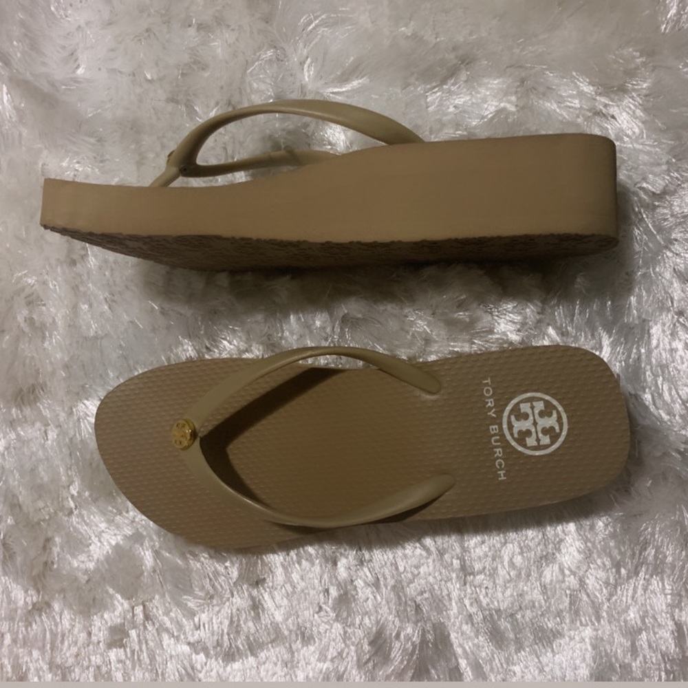 Tory Burch Gold Wedge Flip-Flop Size 8